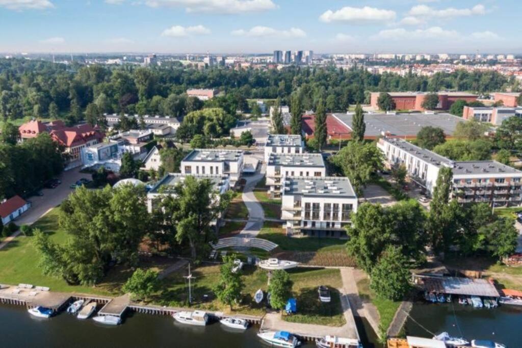 Art Marina Nad Rzeka Z Bezplatnym Parkingiem Apartment Wroclaw Luaran gambar