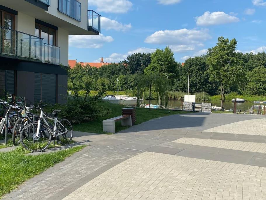 Art Marina Nad Rzeka Z Bezplatnym Parkingiem Apartment Wroclaw Luaran gambar