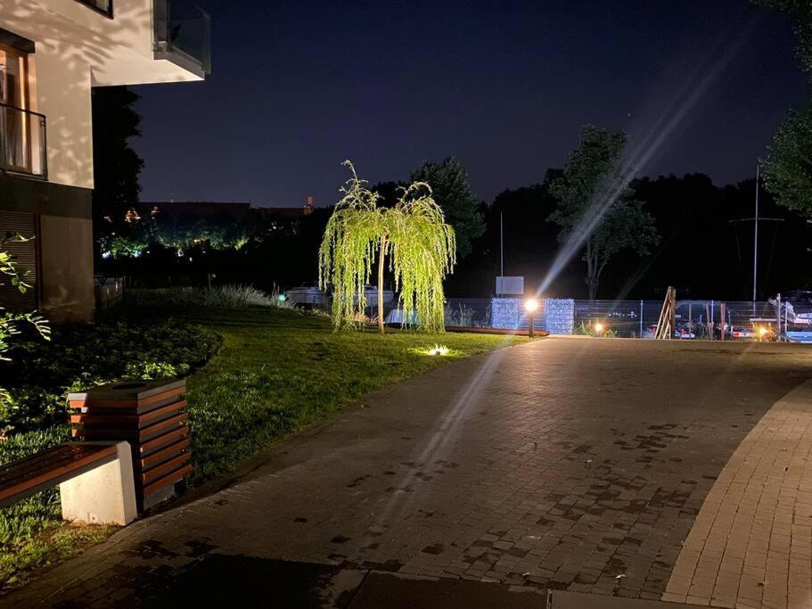 Art Marina Nad Rzeka Z Bezplatnym Parkingiem Apartment Wroclaw Luaran gambar